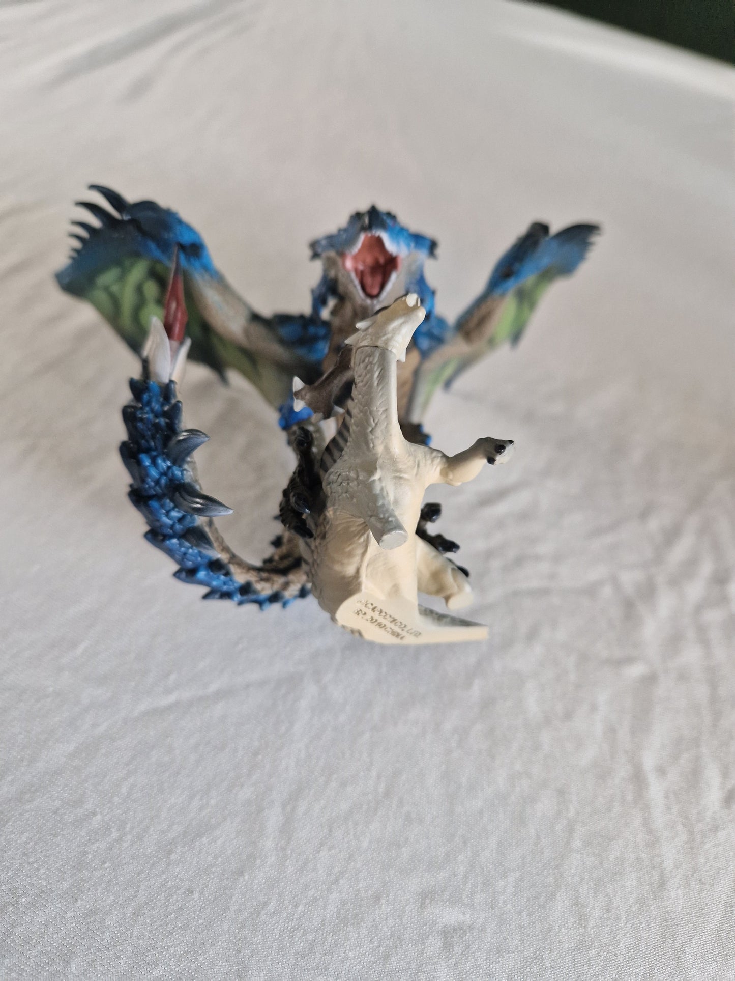 Monster Hunter: Azure Rathalos figure