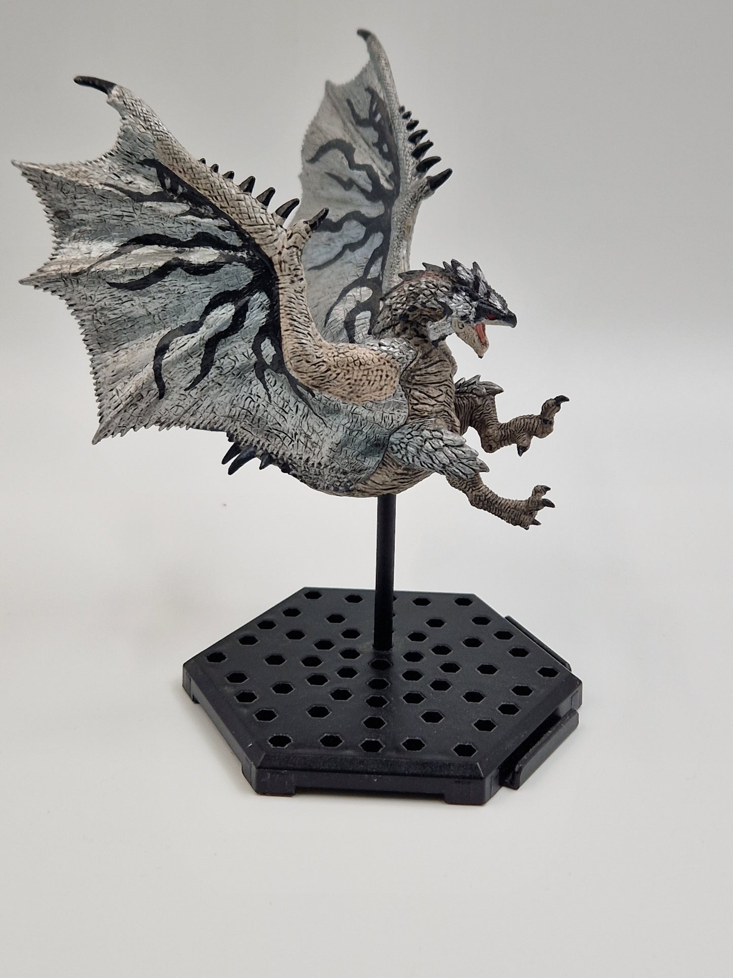 Monster Hunter Vol 25 6" Silver Rathalos Figure Standard Model