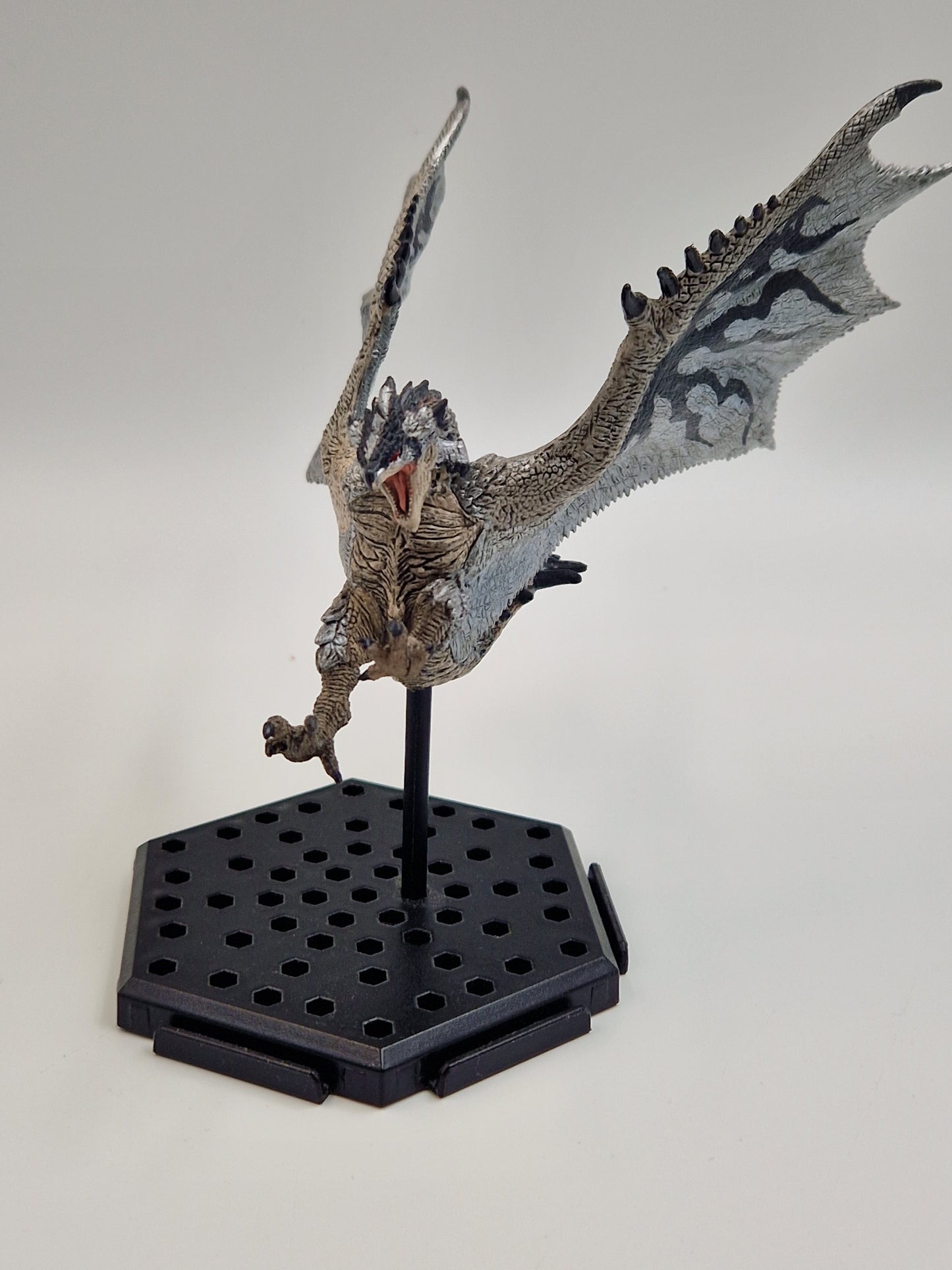 Monster Hunter Vol 25 6" Silver Rathalos Figure Standard Model